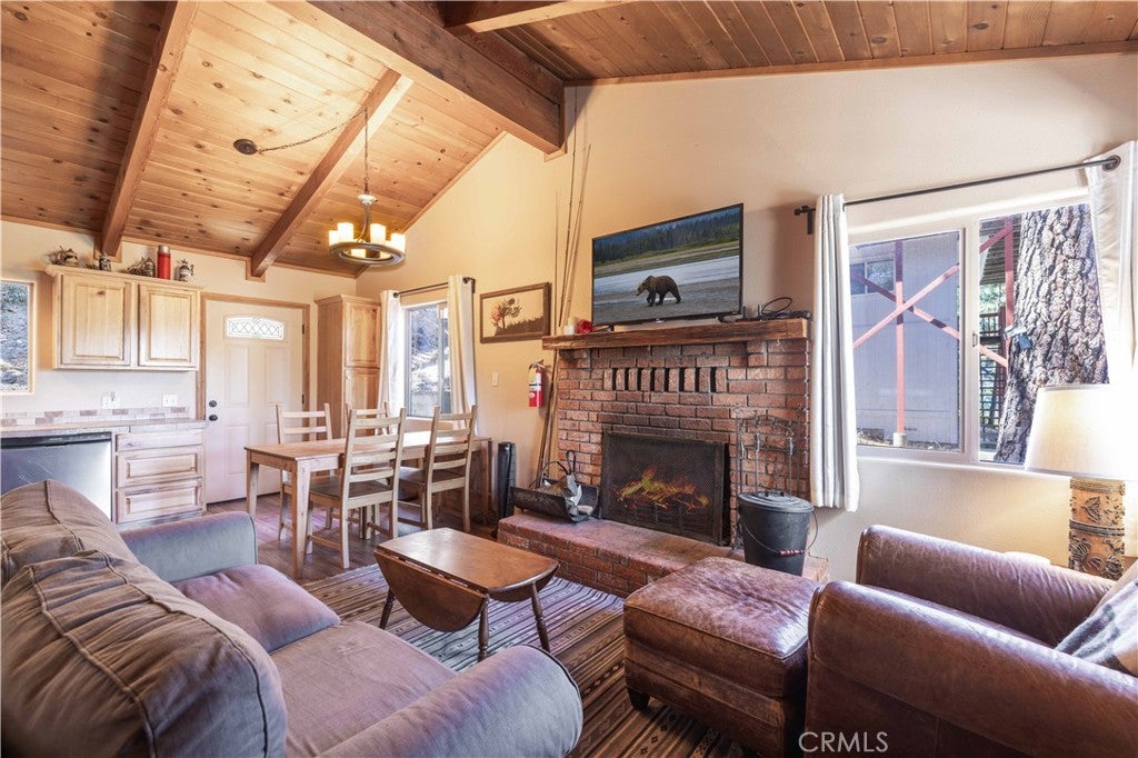 528 Villa Grove