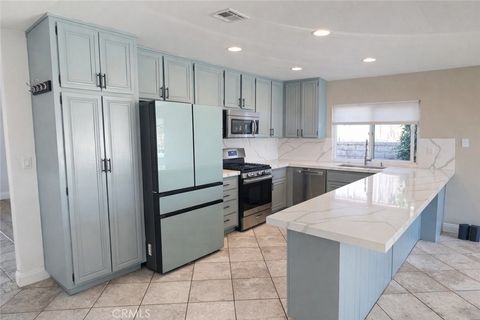 Photo of 25444 Via Pacifica, Valencia, CA 91355 (MLS # SR26043452)