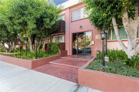 Photo of 5400 Newcastle Ave #70, Encino, CA 91316 (MLS # GD25242293)