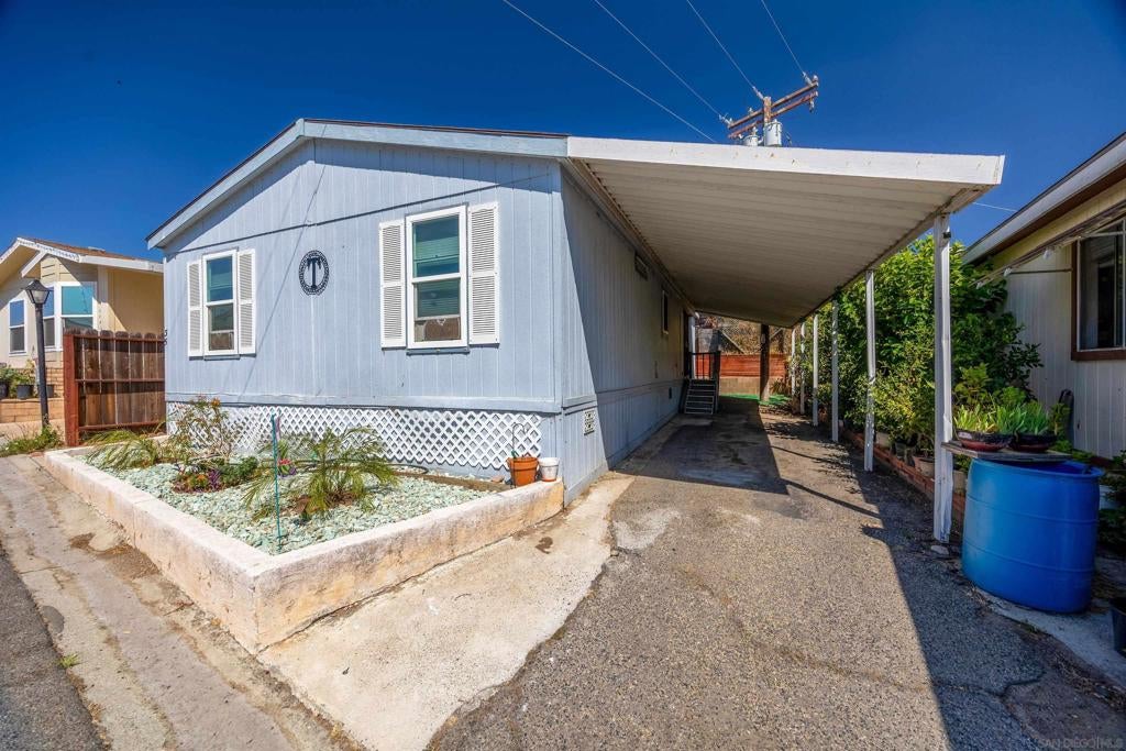 1638 Calavo Rd 35