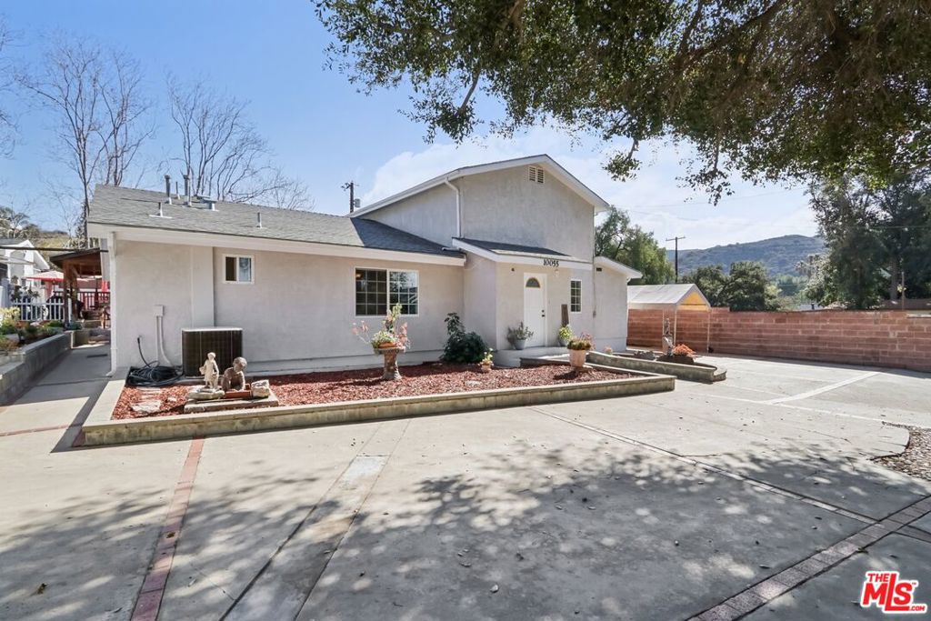 10055 La Tuna Canyon Road