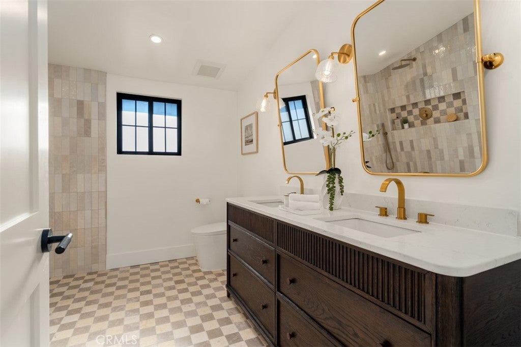 236 Wake Forest, Costa Mesa CA 92626 - Photo 36