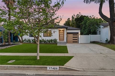Photo of 17420 Collins Street, Encino, CA 91316 (MLS # SR26071601)
