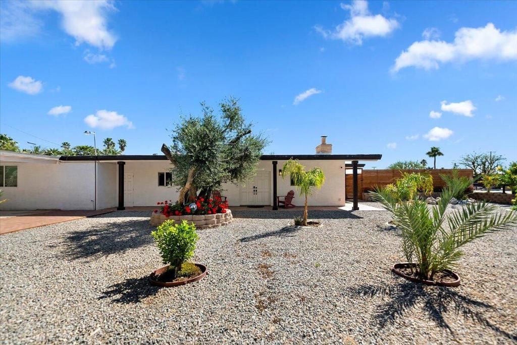 Photo of 32300 Shadow Mountain Lane, Thousand Palms, CA 92276 (MLS # 219137503DA)