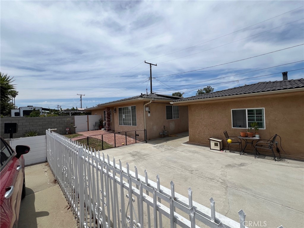 22605 Kinard Avenue