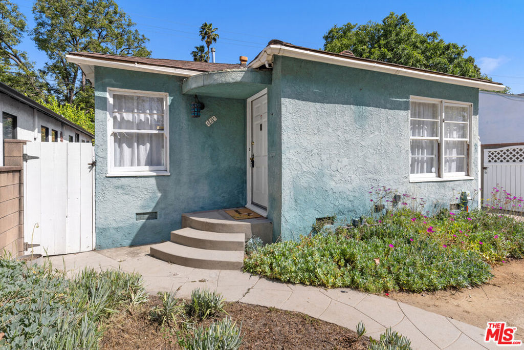 425 W Riverside Drive