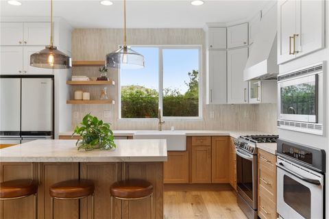 Photo of 31486 Eucalyptus Court, Temecula, CA 92592 (MLS # SW26030833)