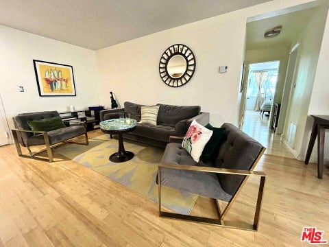Photo of 117 S Doheny Drive #206, Los Angeles, CA 90048 (MLS # 26903651)
