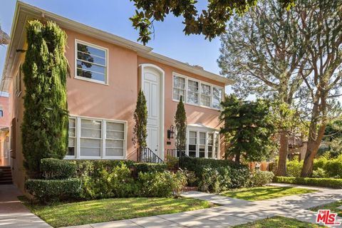 Photo of 450 Smithwood Drive, Beverly Hills, CA 90212 (MLS # 26648129)