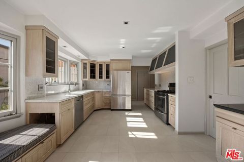 Photo of 450 Smithwood Drive, Beverly Hills, CA 90212 (MLS # 26648129)