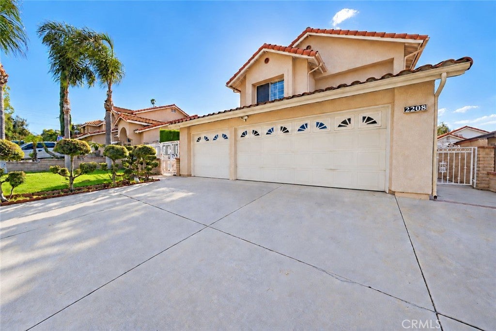 2208 Coachman Circle