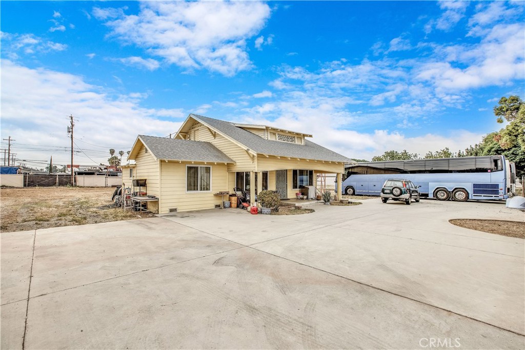 141 S Cypress Avenue