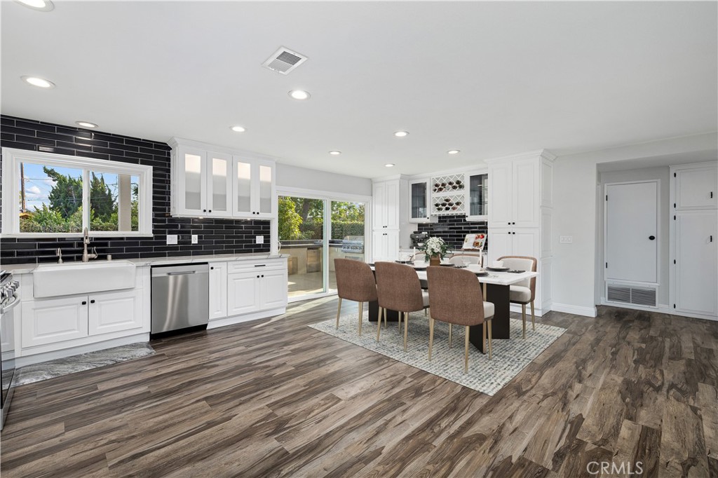 La Verne, California, 91750, United States, 4 Bedrooms Bedrooms, ,2 BathroomsBathrooms,Residential,Active,2051993
