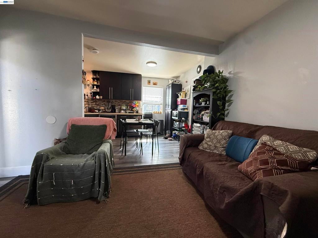 10209 & 10211 Pippin St