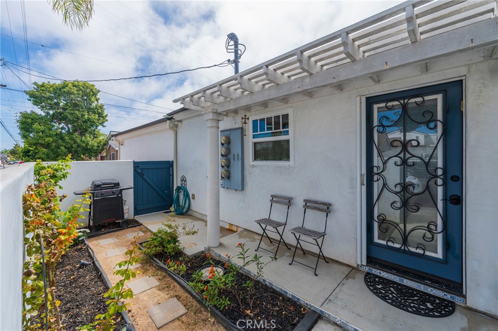 Downtown Area (DOWN) - Residential Income