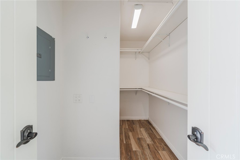 Downtown Area (DOWN) - Residential Income