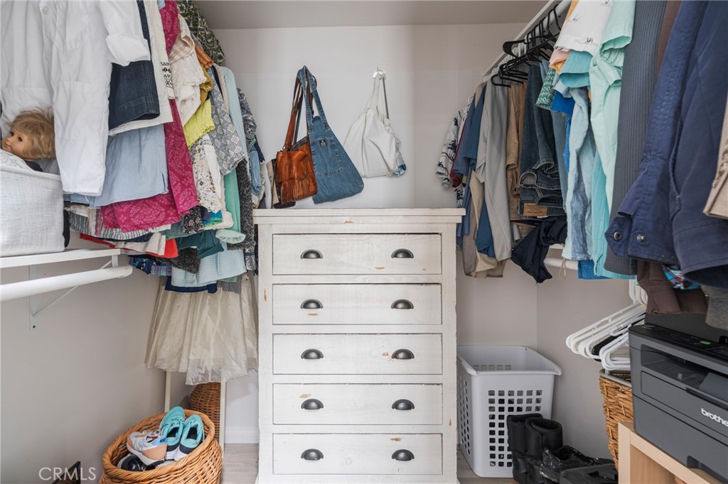 Downtown Area (DOWN) - Residential Income