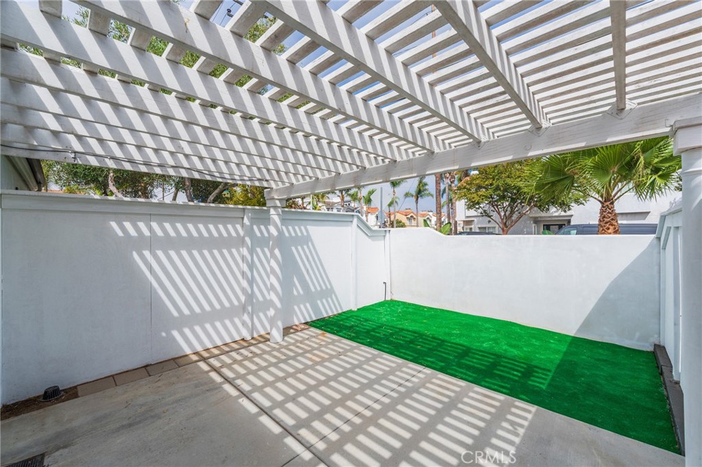 Downtown Area (DOWN) - Residential Income