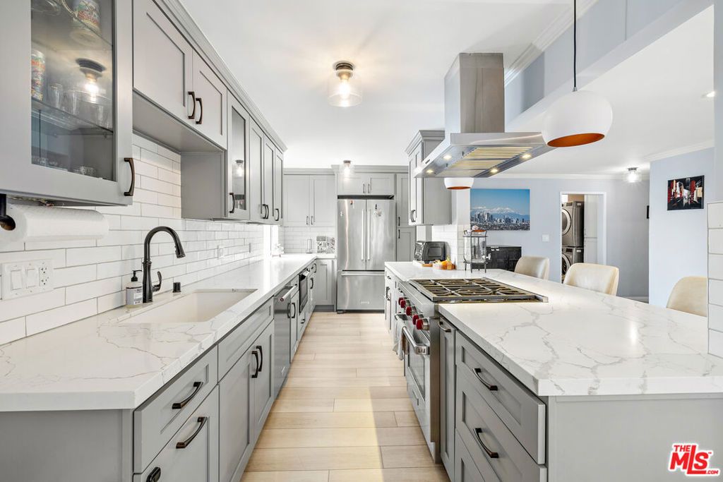 Photo of 1228 14th Street #201, Santa Monica, CA 90404 (MLS # 25537771)