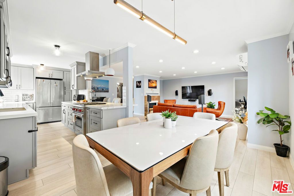 Photo of 1228 14th Street #201, Santa Monica, CA 90404 (MLS # 25537771)