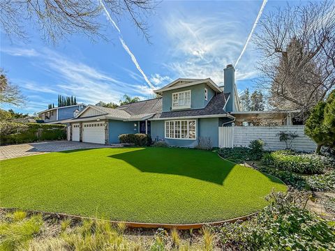 Photo of 27014 Helmond Drive, Calabasas, CA 91301 (MLS # SR26044439)