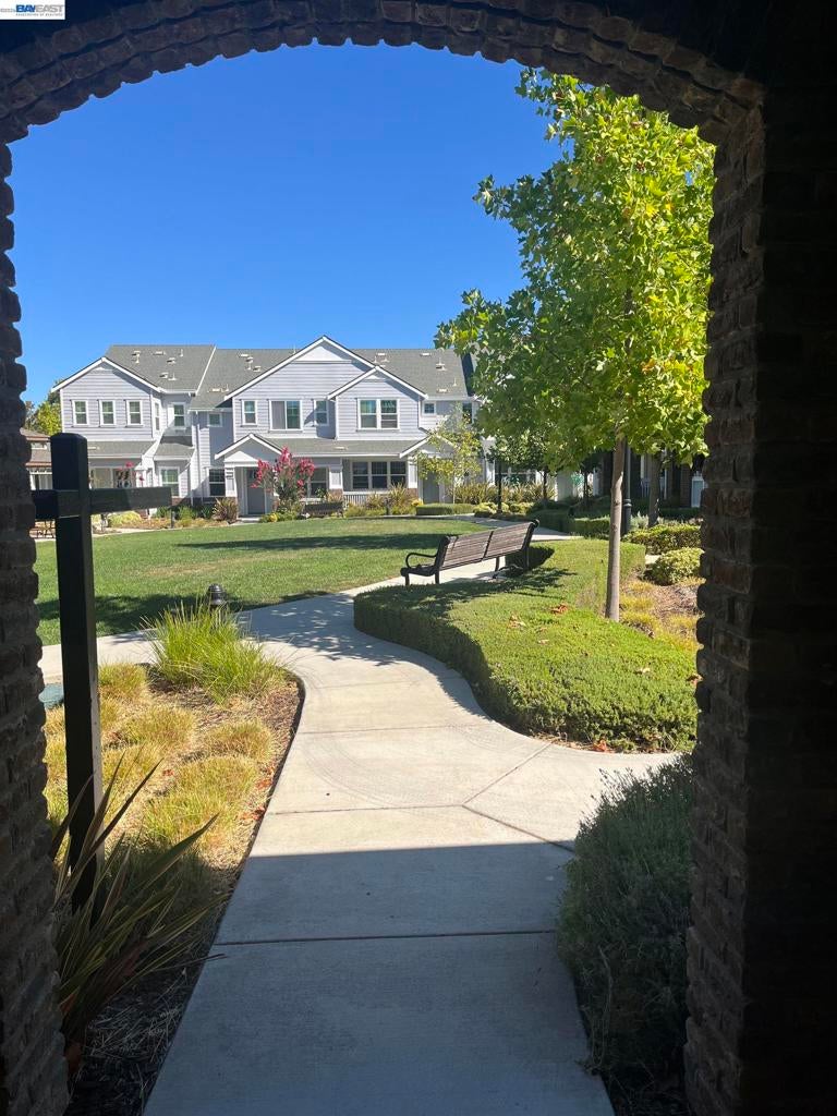 Properties 2 1744 Catalina Ct