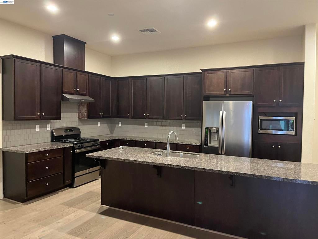 Properties 4 1744 Catalina Ct