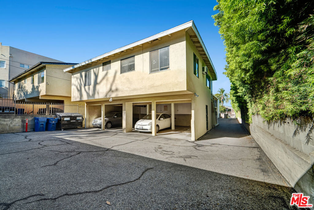 14258 Dickens Street