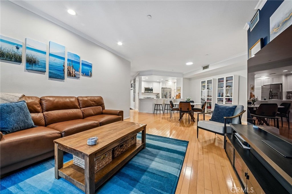 Photo of 12000 Goshen Avenue #203, Los Angeles, CA 90049 (MLS # SB26167018)