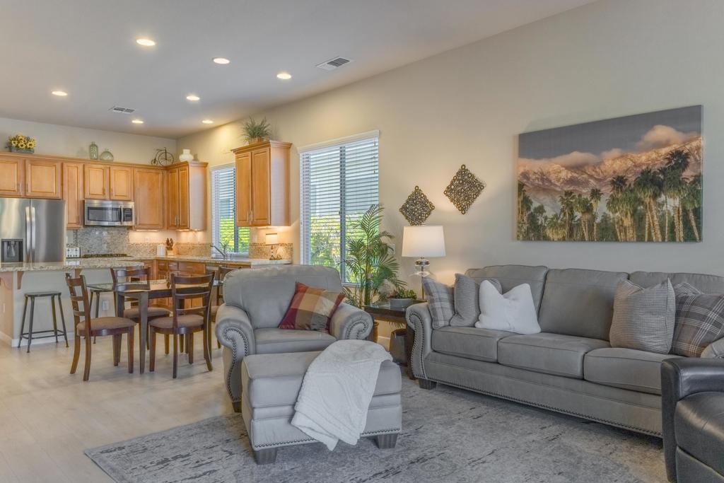 41344 Calle Pampas