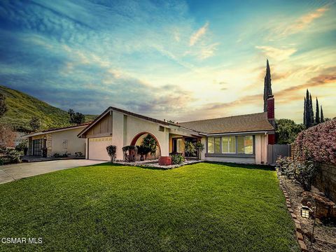 Photo of 28908 Hollowbrook Avenue, Agoura Hills, CA 91301 (MLS # 226001296)