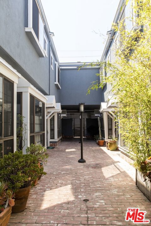 36 Navy Street 9, Los Angeles CA 90291