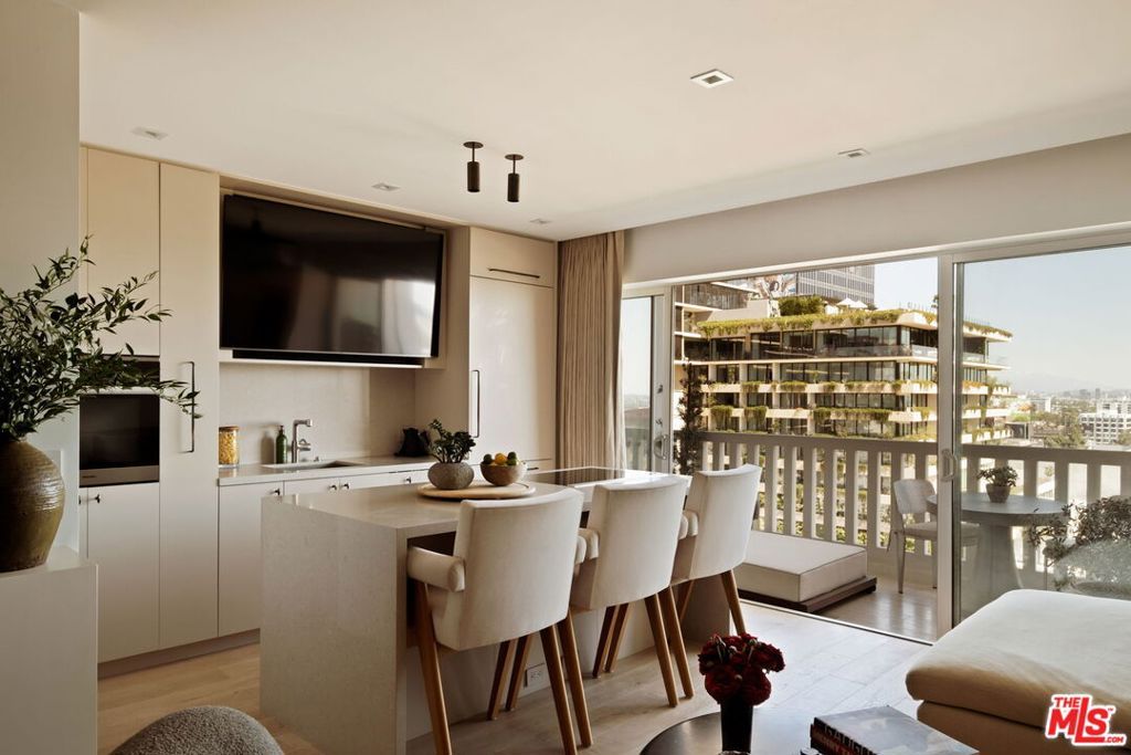 Photo of 999 N Doheny Drive #807, West Hollywood, CA 90069 (MLS # 26845897)