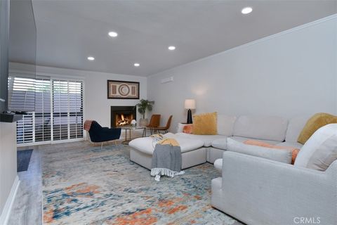 Photo of 11911 Magnolia Boulevard #16, Valley Village, CA 91607 (MLS # SR26042250)