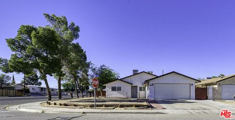 Photo of 1240 W Langley Avenue, Ridgecrest, CA 93555 (MLS # 26788401)