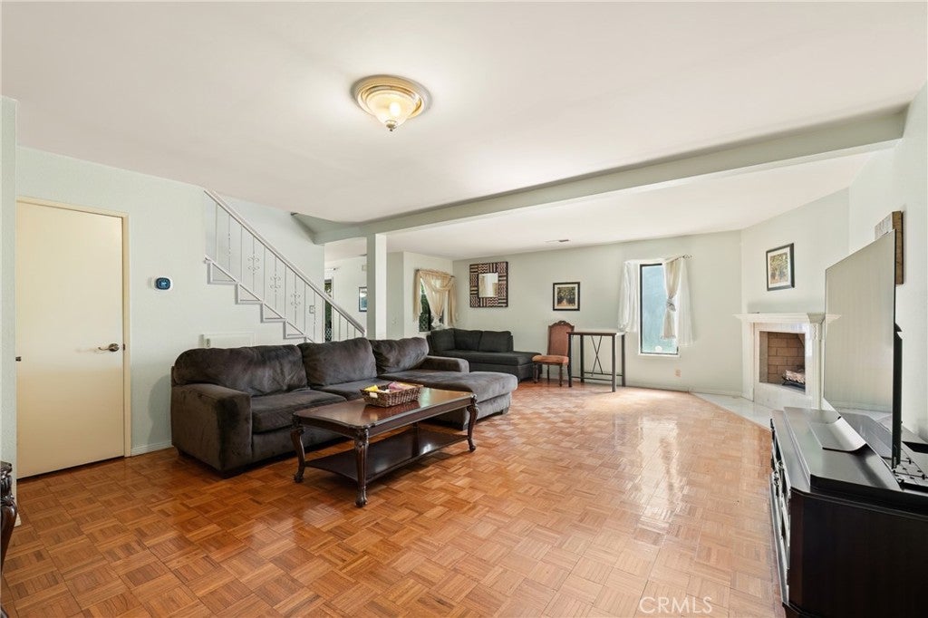 406 Genoa Street B