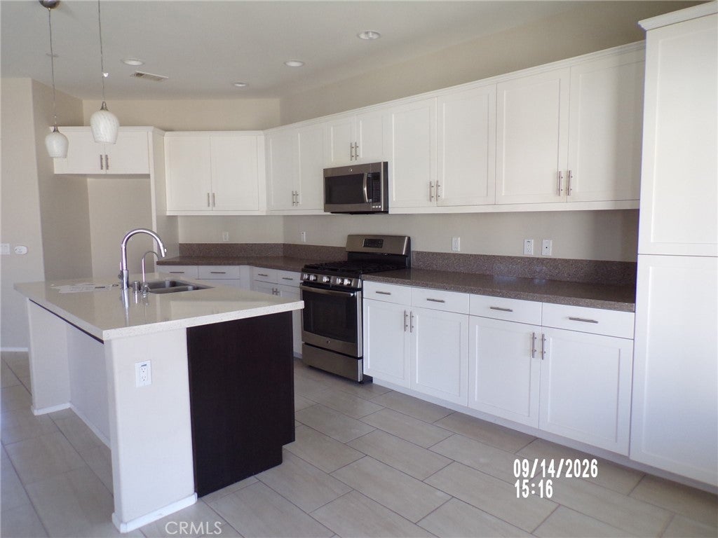 64132 Apache Mountain