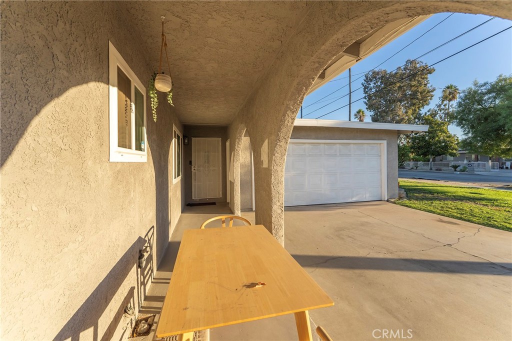 9646 Palmetto Avenue