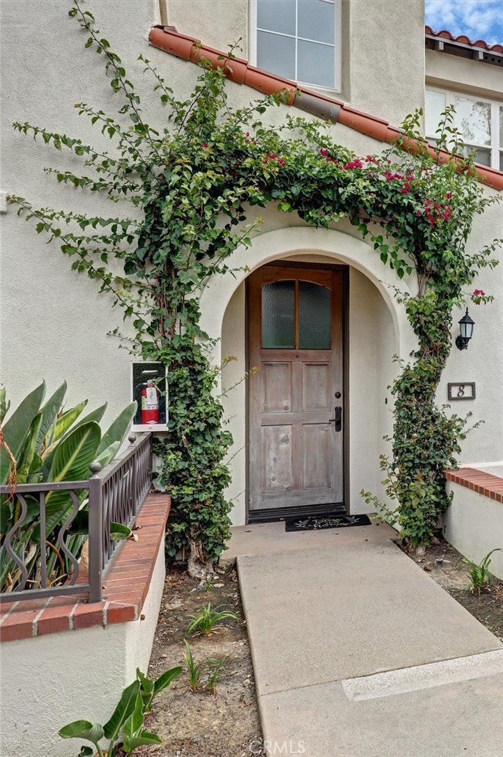 8 Celano Court