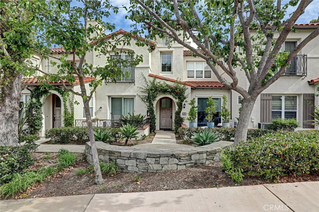 8 Celano Court