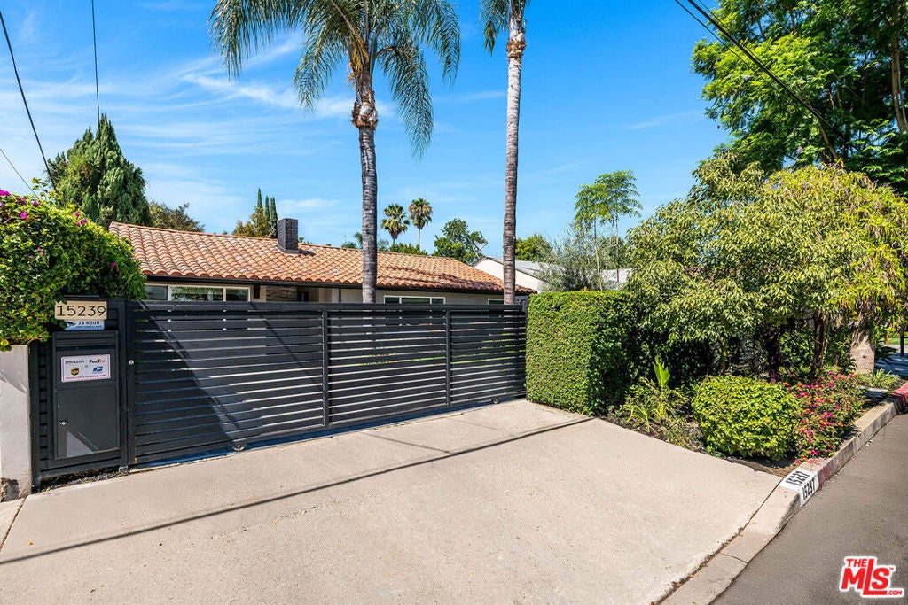 15237 Otsego Street, Los Angeles CA 91403