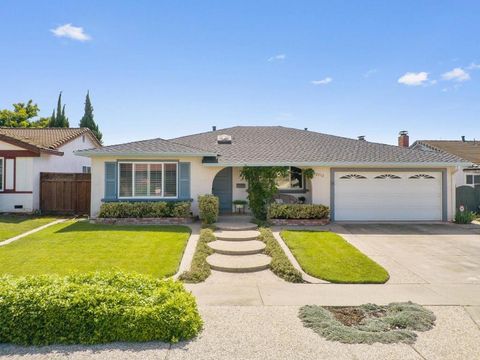 Photo of 2932 Mayglen Way, San Jose, CA 95133 (MLS # ML82044568)