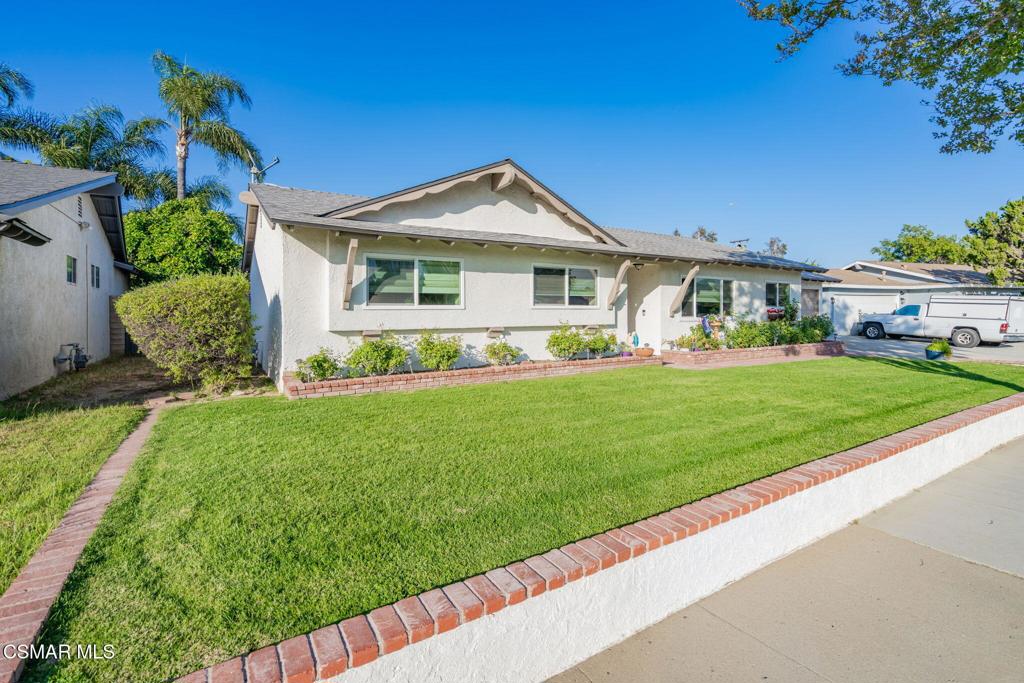 2858 Kadota Street