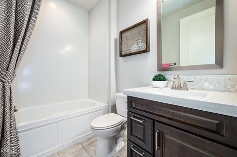 Tiny photo for 8300 Mariposa Court, West Hills, CA 91304 (MLS # V1-34813)