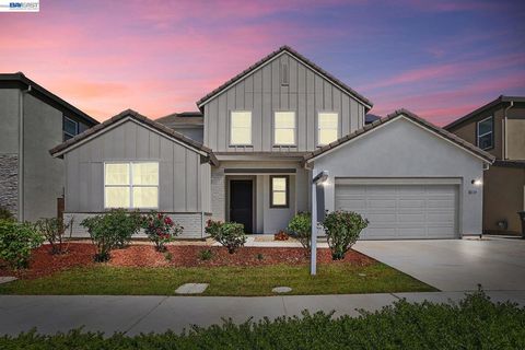 Photo of 3195 Paxton St St, Lathrop, CA 95330 (MLS # 41130121)