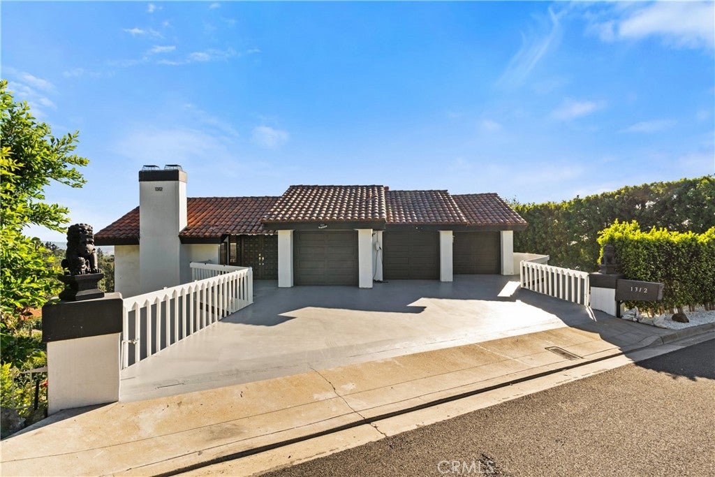 1312 Peacock Hill Dr