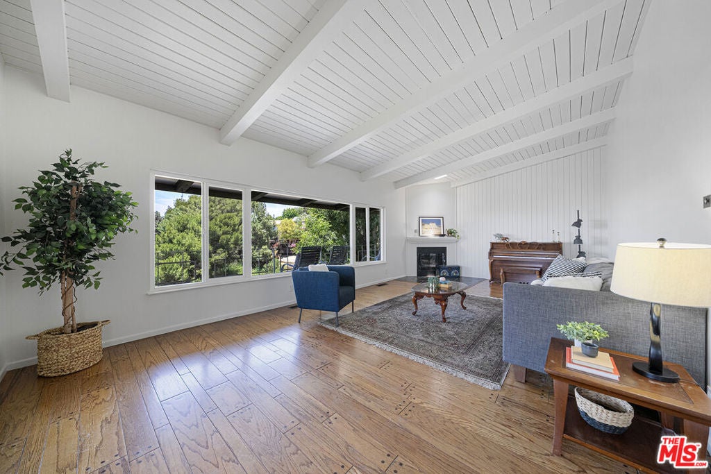 3543 Lavell Drive