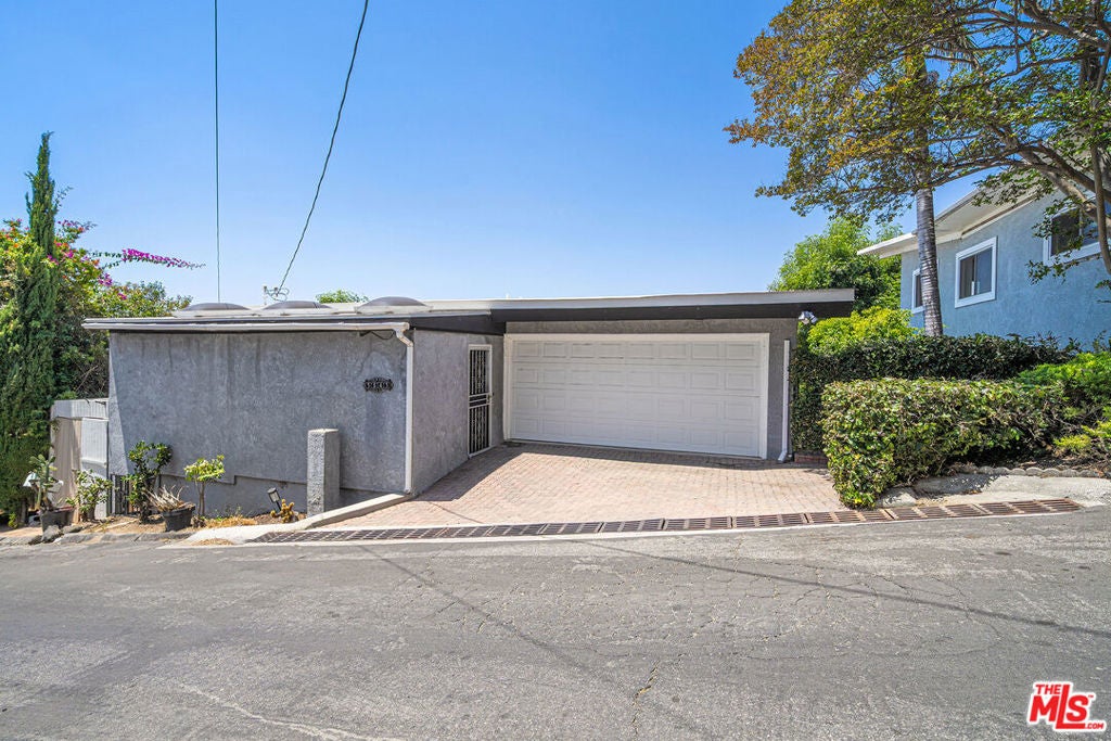3543 Lavell Drive