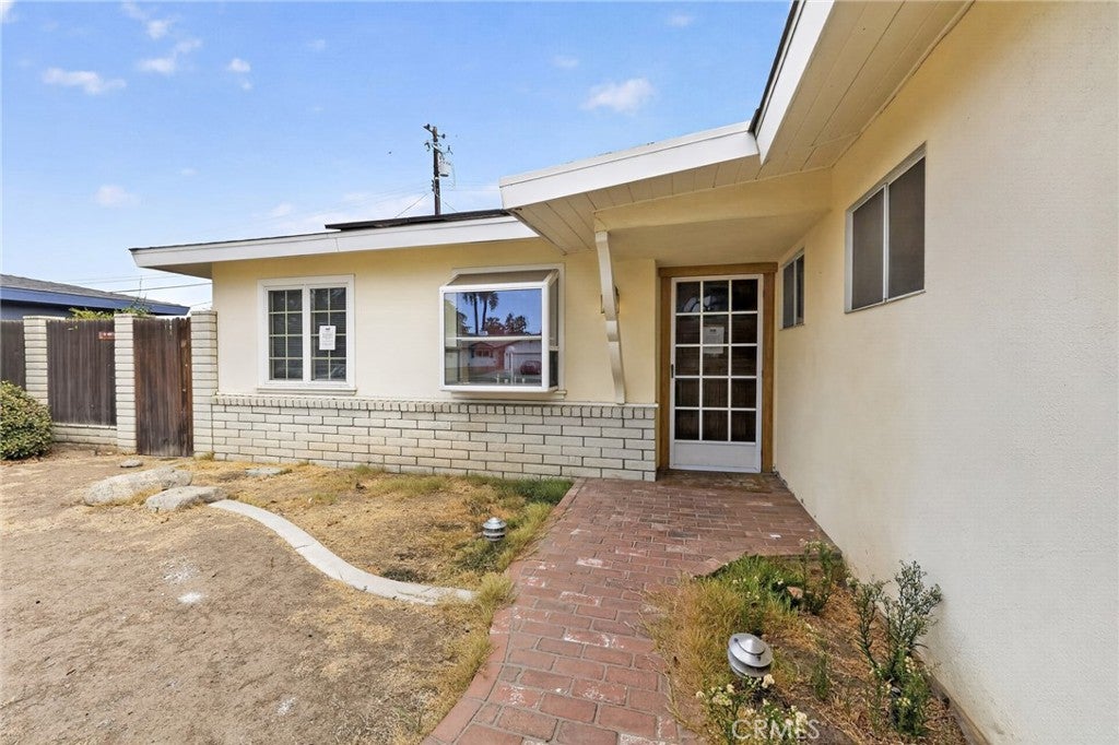 3804 Laverne