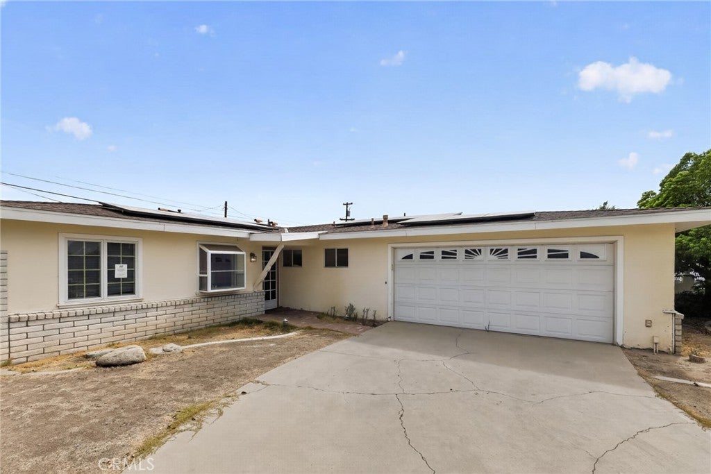 3804 Laverne